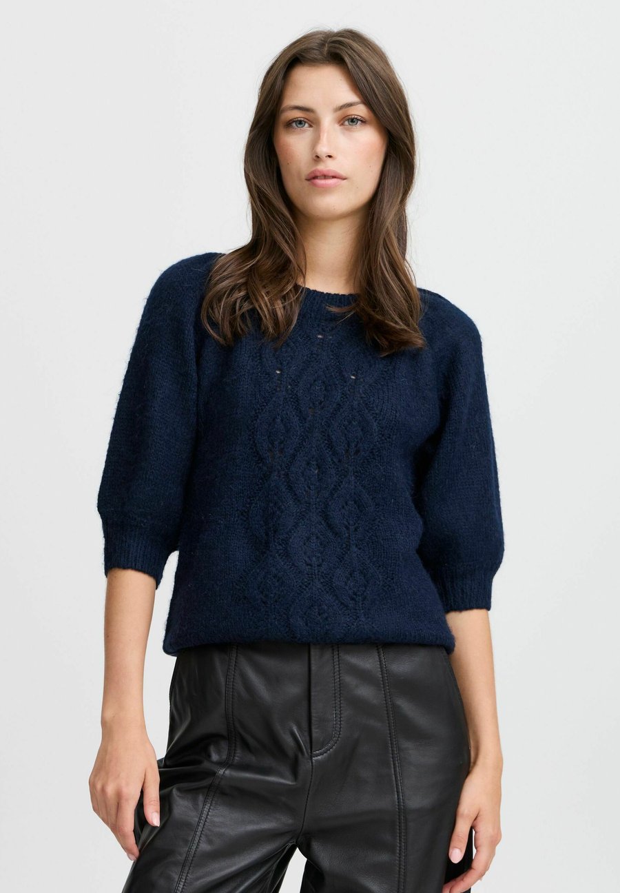 Джемпер b.young BYOKSANA SHORT SLEEVE JUMPER, Navy Blazer Melange/Blue
Джемпер b.young BYOKSANA SHORT SLEEVE JUMPER, Navy Blazer Melange/Blue