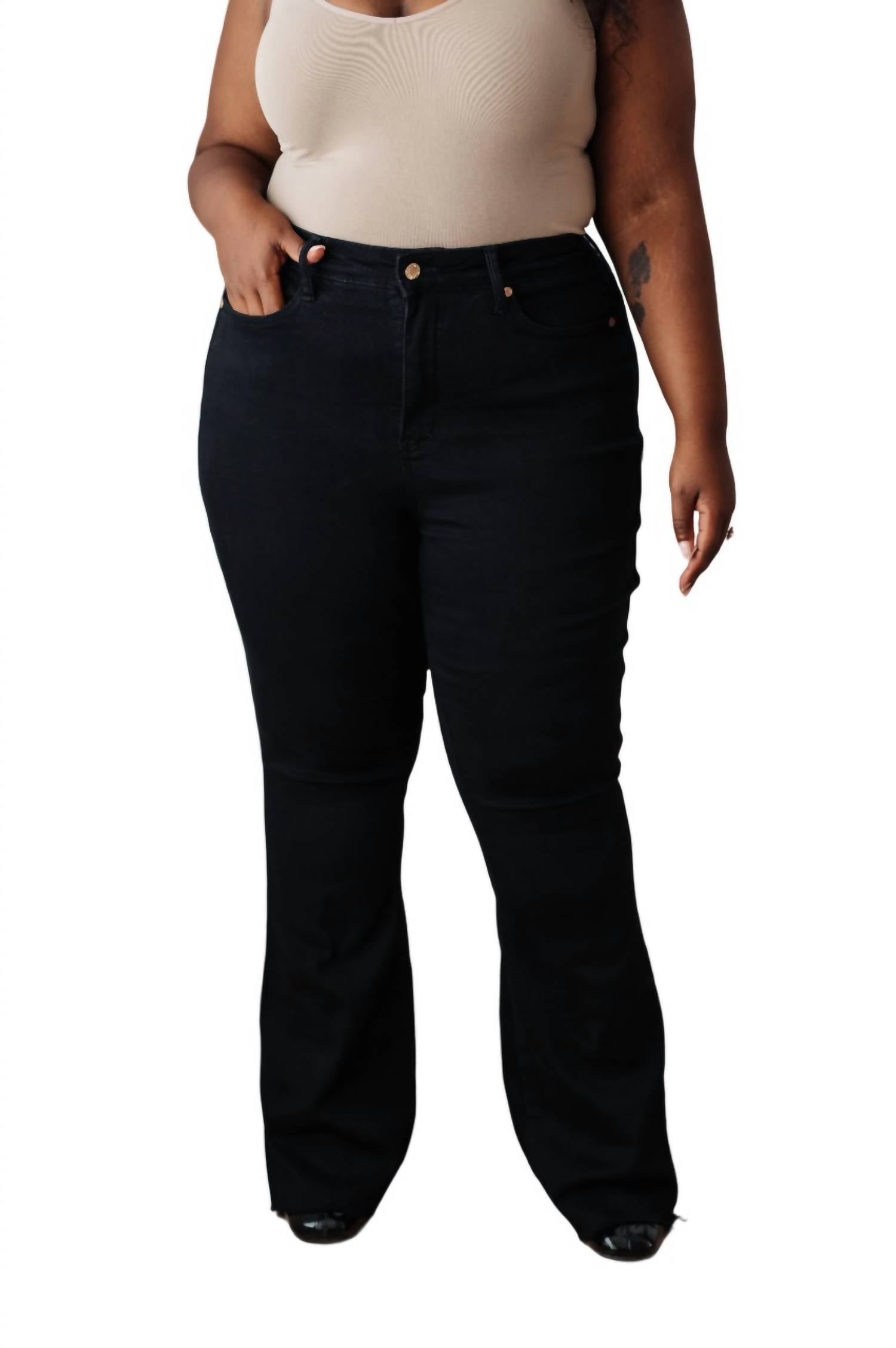 Джинсы-клеш с высокой посадкой и контролем по фигуре черного цвета Judy Blue
Джинсы-клеш с высокой посадкой и контролем по фигуре черного цвета Judy Blue