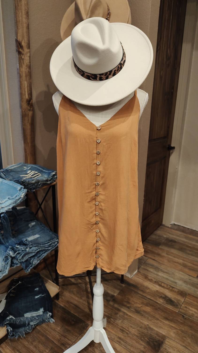 Женское мини-платье с пуговицами в верблюжьем цвете Style Rack, коричневый
Женское мини-платье с пуговицами в верблюжьем цвете Style Rack, коричневый