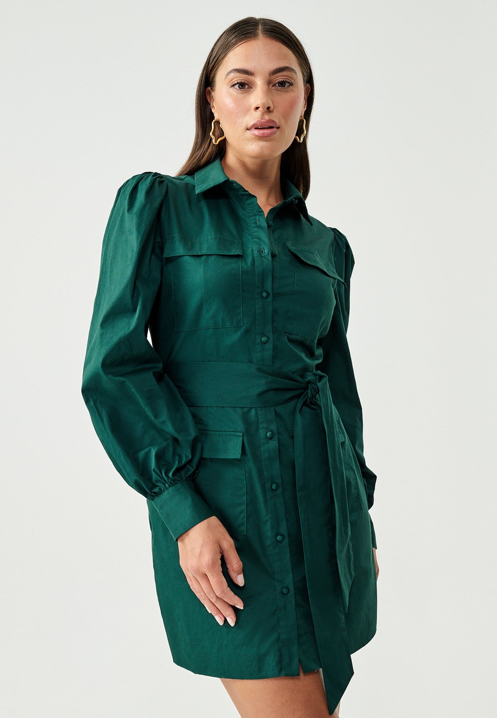 Платье-рубашка KITT BWLDR, темно-зеленый
Платье-рубашка KITT BWLDR, темно-зеленый