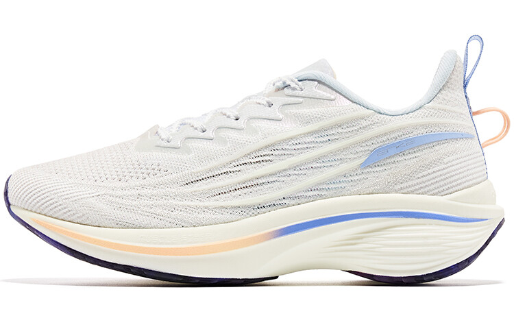 Кроссовки Strange Bullet 3.0 женские с низким верхом белого цвета Erke
Кроссовки Strange Bullet 3.0 женские с низким верхом белого цвета Erke