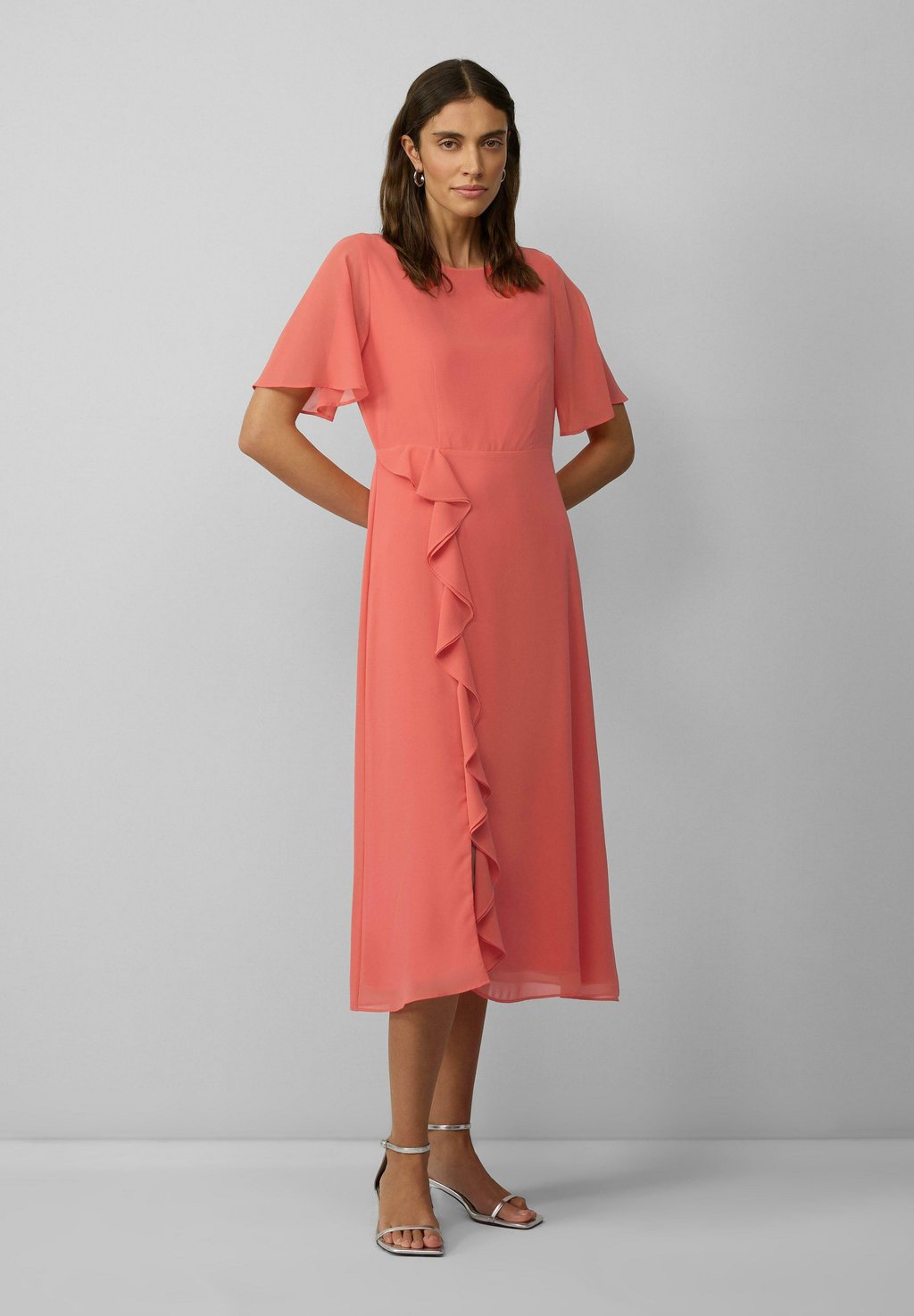 Повседневное платье MIT VOLANTS s.Oliver BLACK LABEL, красный
Повседневное платье MIT VOLANTS s.Oliver BLACK LABEL, красный