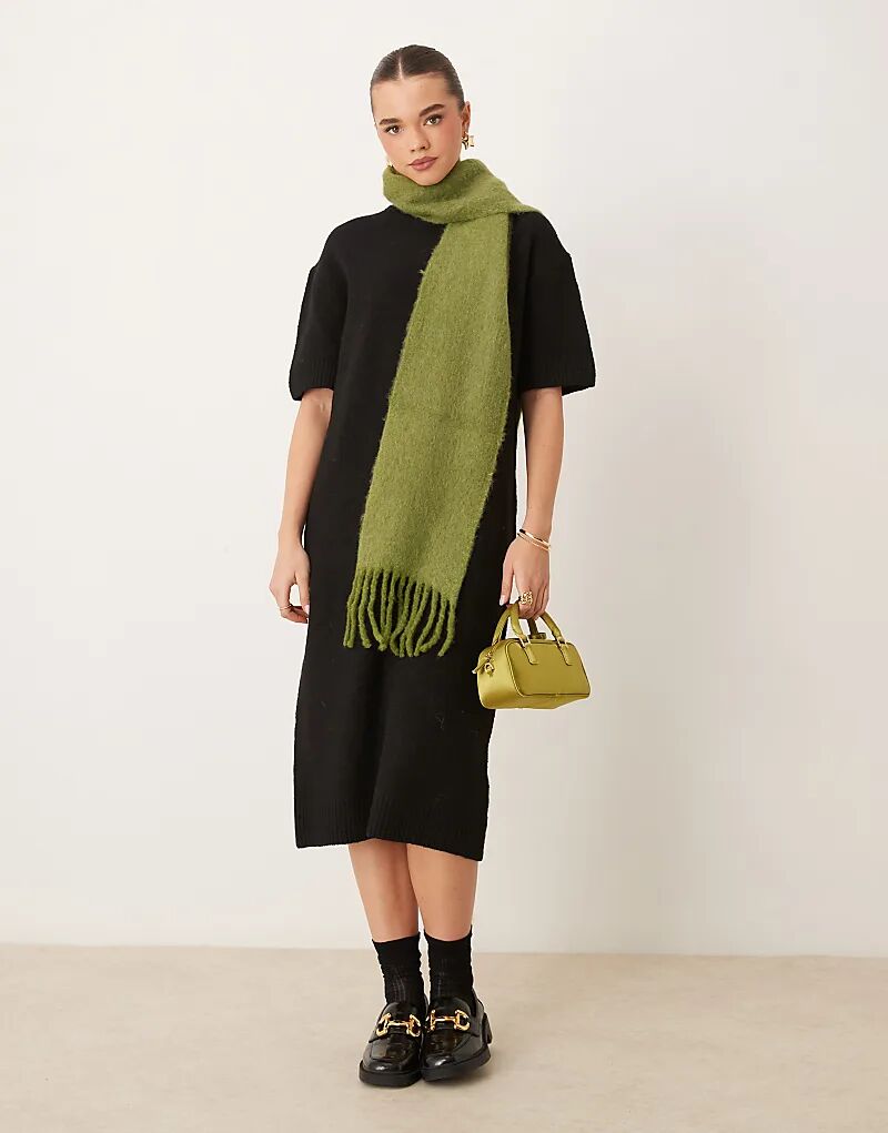 Трикотажное платье-футболка Gina Tricot midaxi черного цвета
Трикотажное платье-футболка Gina Tricot midaxi черного цвета