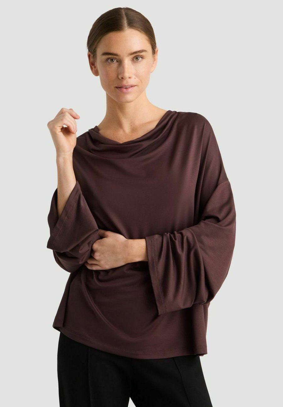 Топ RESIDUS GENNA, Brown
Топ RESIDUS GENNA, Brown
