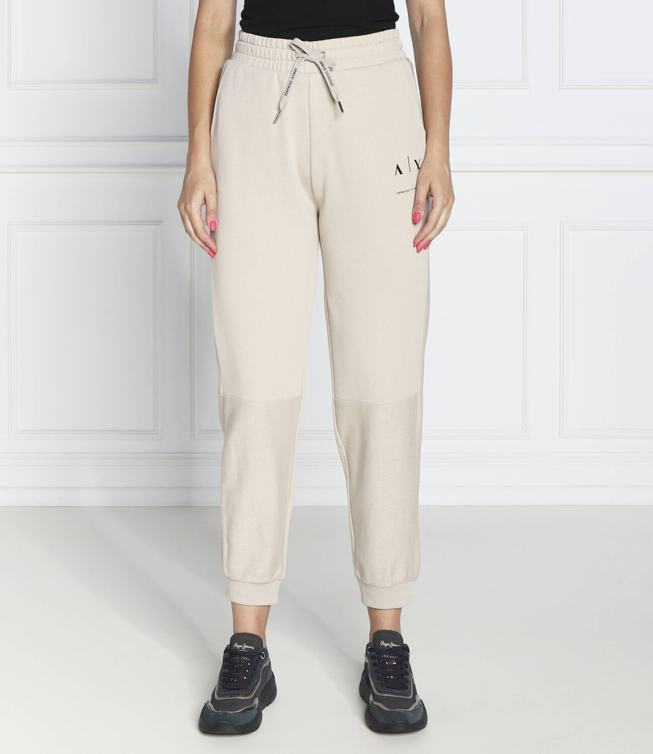 Спортивные брюки Armani Exchange regular fit, бежевый 
Спортивные брюки Armani Exchange regular fit, бежевый