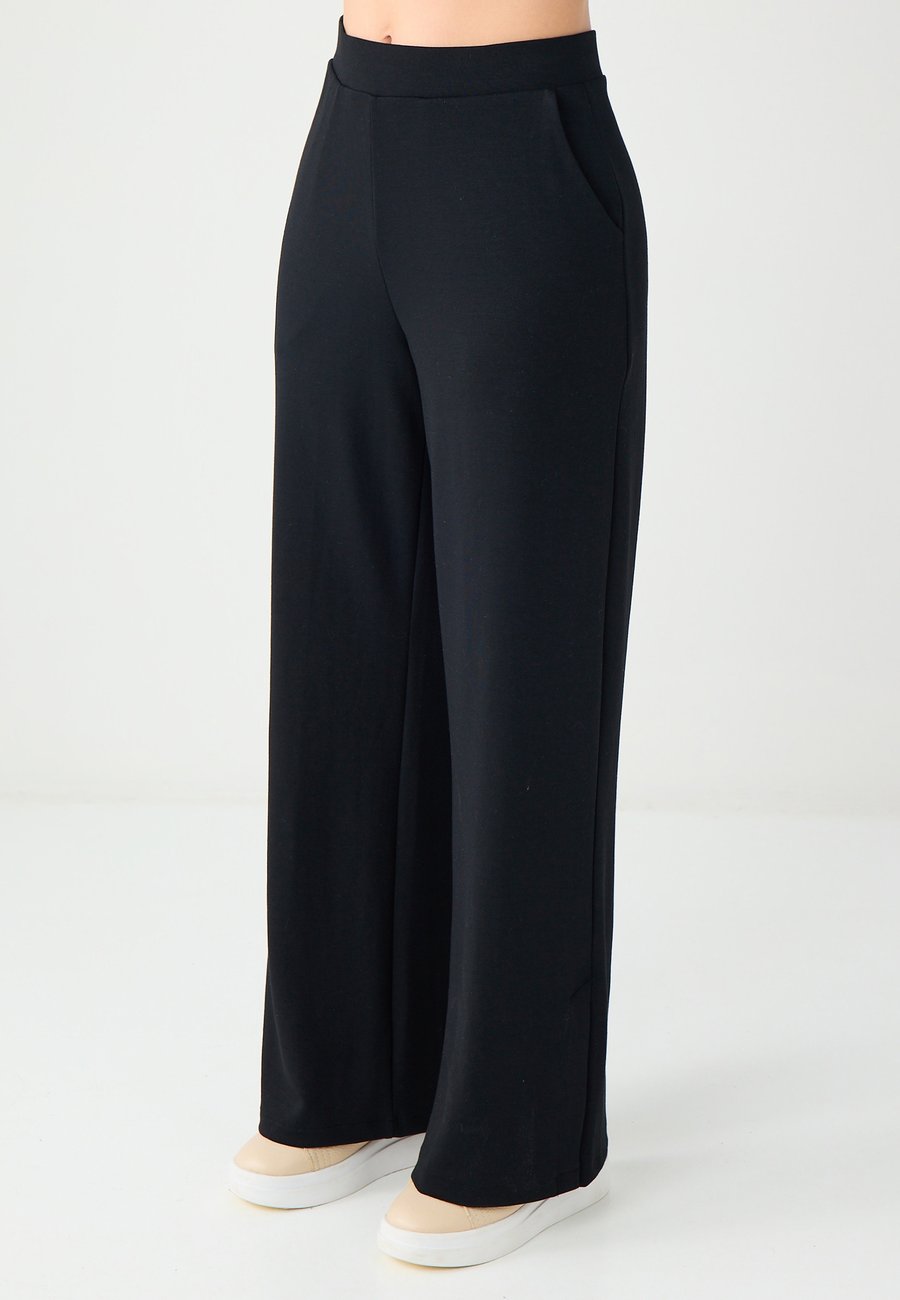 Брюки Jimmy Key HIGH WAIST POCKET DETAIL , Black
Брюки Jimmy Key HIGH WAIST POCKET DETAIL , Black