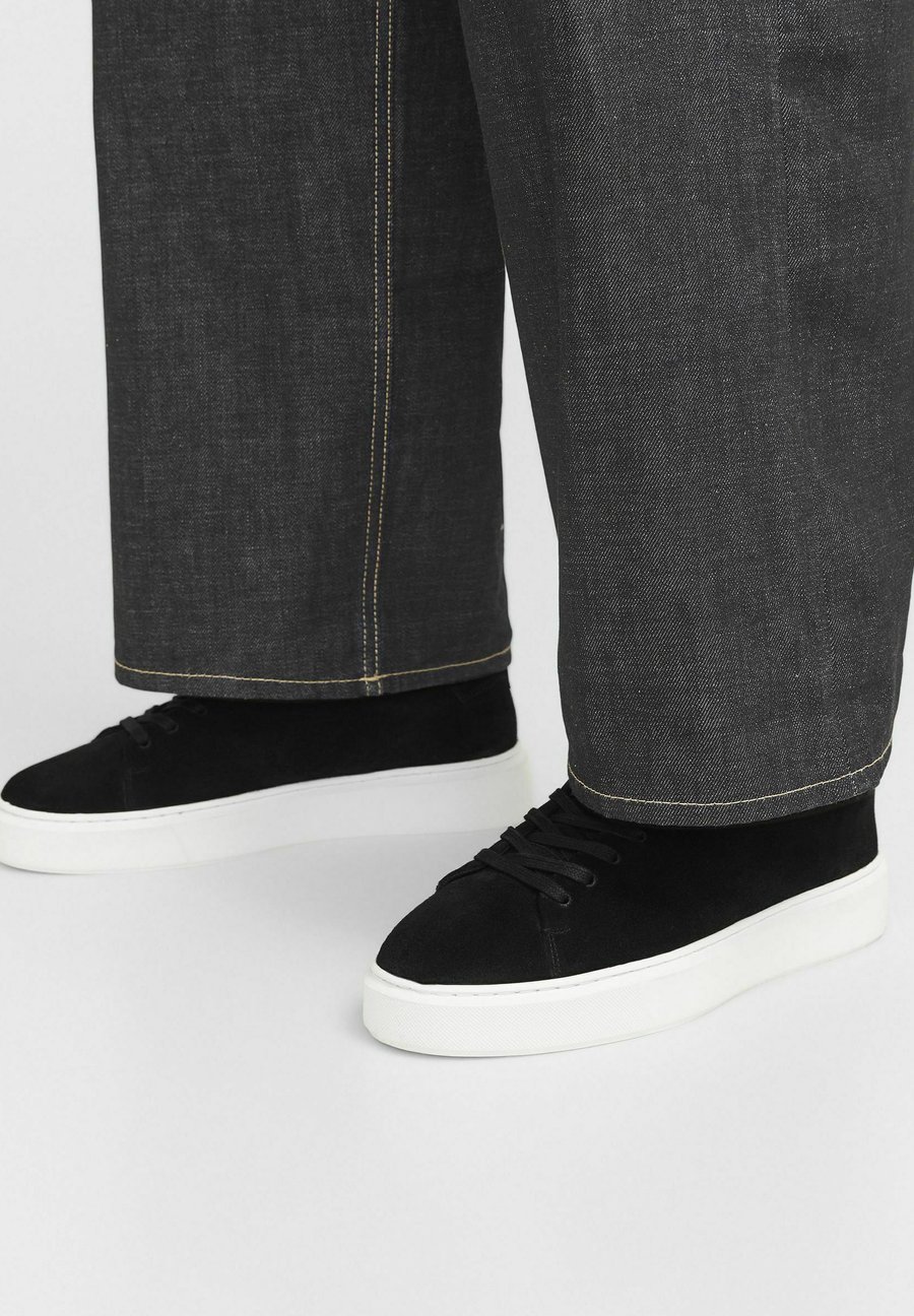 Кроссовки Jack & Jones Trainers, Black
Кроссовки Jack & Jones Trainers, Black