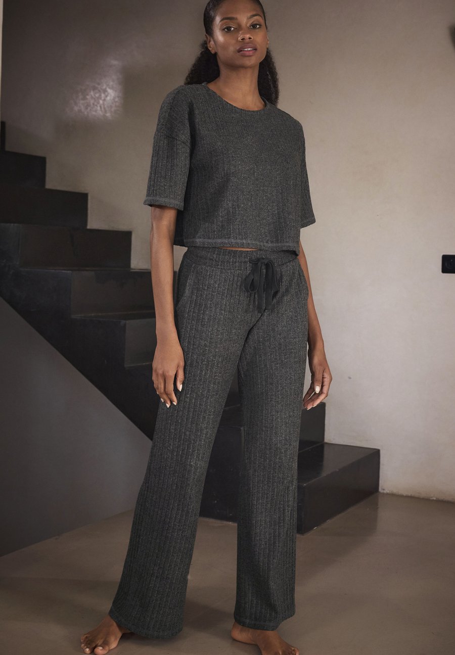 Пижамные брюки LASCANA HOMEWEAR, Anthrazit-Meliert/Mottled Anthracite
Пижамные брюки LASCANA HOMEWEAR, Anthrazit-Meliert/Mottled Anthracite