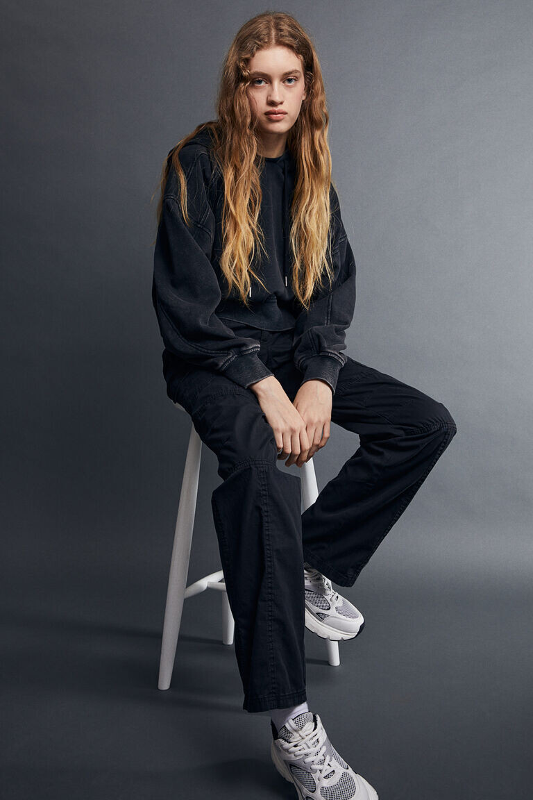 Брюки карго с заниженной талией H&M, черный
Брюки карго с заниженной талией H&M, черный