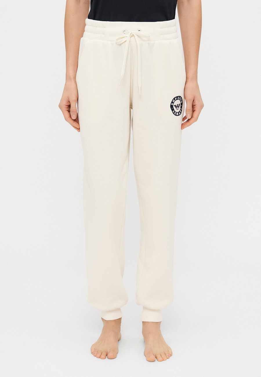 Пижамные брюки Emporio Armani TROUSERS WITH CUFFS, Ivory/Off-White
Пижамные брюки Emporio Armani TROUSERS WITH CUFFS, Ivory/Off-White