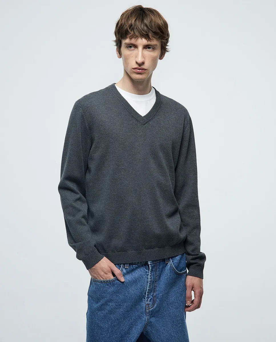 Джемпер с V-образным вырезом Sfera, темно-серый
Джемпер с V-образным вырезом Sfera, темно-серый