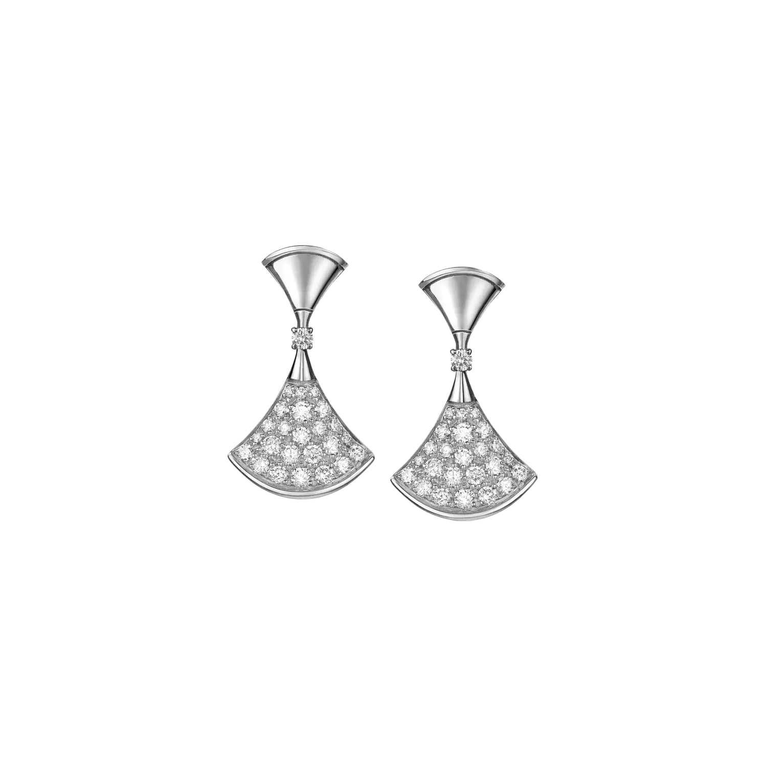 Серьги Bulgari Divas' dream из белого золота с бриллиантовым паве
Серьги Bulgari Divas' dream из белого золота с бриллиантовым паве