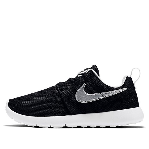 Кроссовки roshe one серебристые Nike, черный
Кроссовки roshe one серебристые Nike, черный