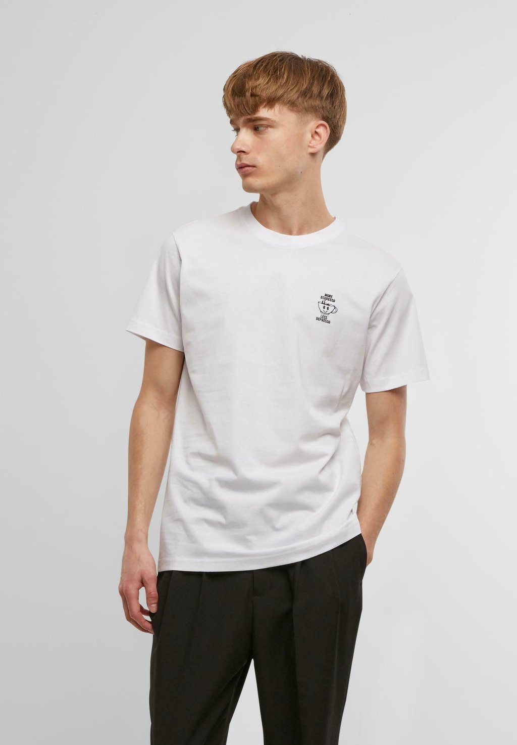 Футболка с принтом MORE ESPRESSO LESS DEPRESSO EMB Mister Tee, белый
Футболка с принтом MORE ESPRESSO LESS DEPRESSO EMB Mister Tee, белый