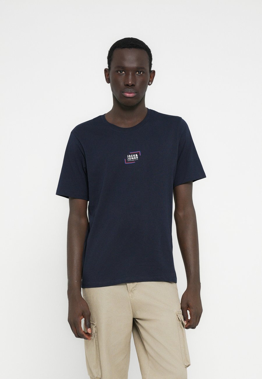 Футболка Jack & Jones JJCORP GRAPHIC TEE O NECK 3 PACK, White/Blue Mirage/Navy Blazer/White, Белый, Футболка Jack & Jones JJCORP GRAPHIC TEE O NECK 3 PACK, White/Blue Mirage/Navy Blazer/White
Футболка Jack & Jones JJCORP GRAPHIC TEE O NECK 3 PACK, White/Blue Mirage/Navy Blazer/White, Белый, Футболка Jack & Jones JJCORP GRAPHIC TEE O NECK 3 PACK, White/Blue Mirage/Navy Blazer/White