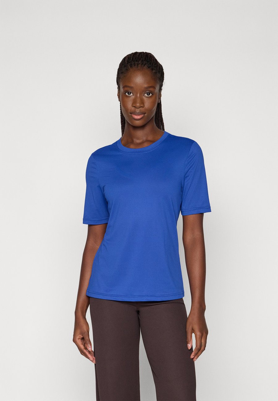 Спортивная футболка ONLY Play ONPJINTO ON TRAIN TEE, Mazarine Blue/Royal Blue
Спортивная футболка ONLY Play ONPJINTO ON TRAIN TEE, Mazarine Blue/Royal Blue