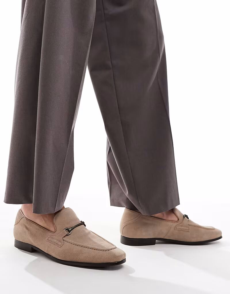 Лоферы ASOS DESIGN из замши цвета камня с трензелем
Лоферы ASOS DESIGN из замши цвета камня с трензелем