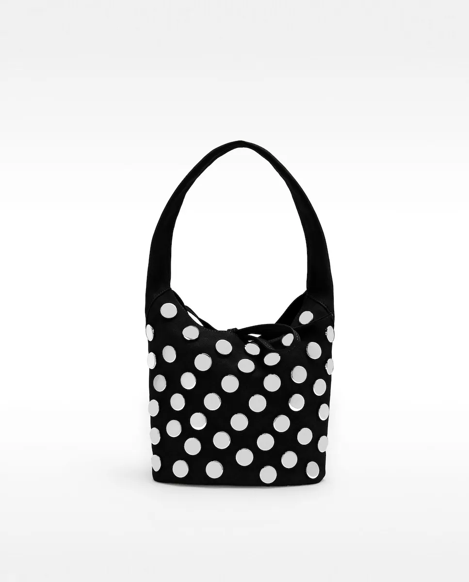 Сумка через плечо с шипами и застежкой-бантом Parfois, черный
Сумка через плечо с шипами и застежкой-бантом Parfois, черный