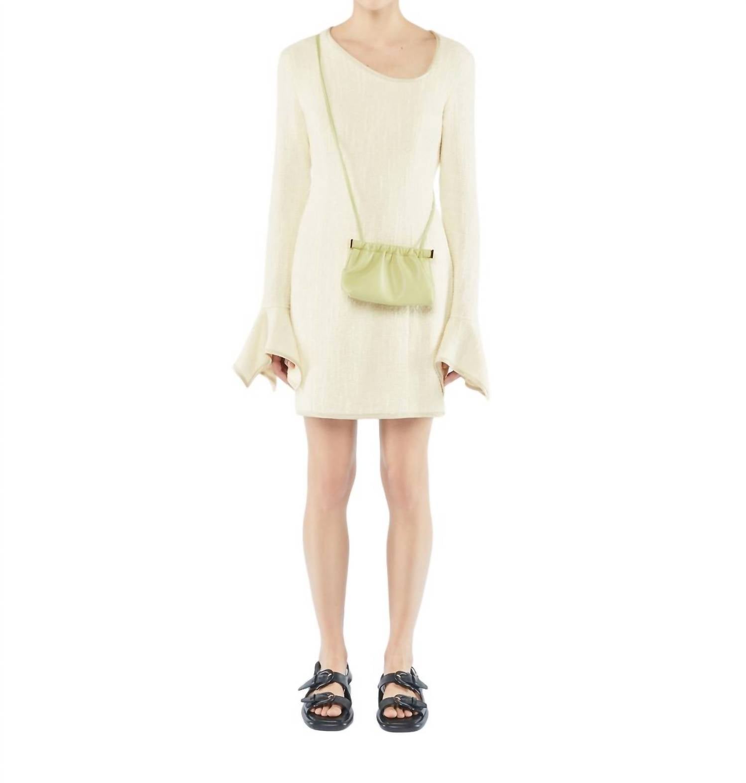 Платье Elva в кремовом цвете Nanushka
Платье Elva в кремовом цвете Nanushka