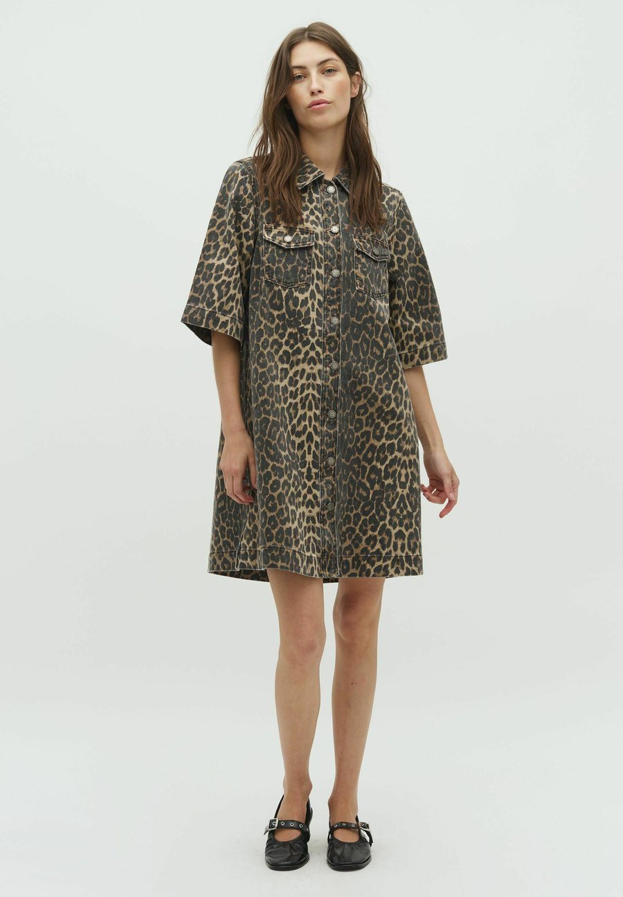 Платье Global Funk MIRA, Leopard Mist/Brown
Платье Global Funk MIRA, Leopard Mist/Brown