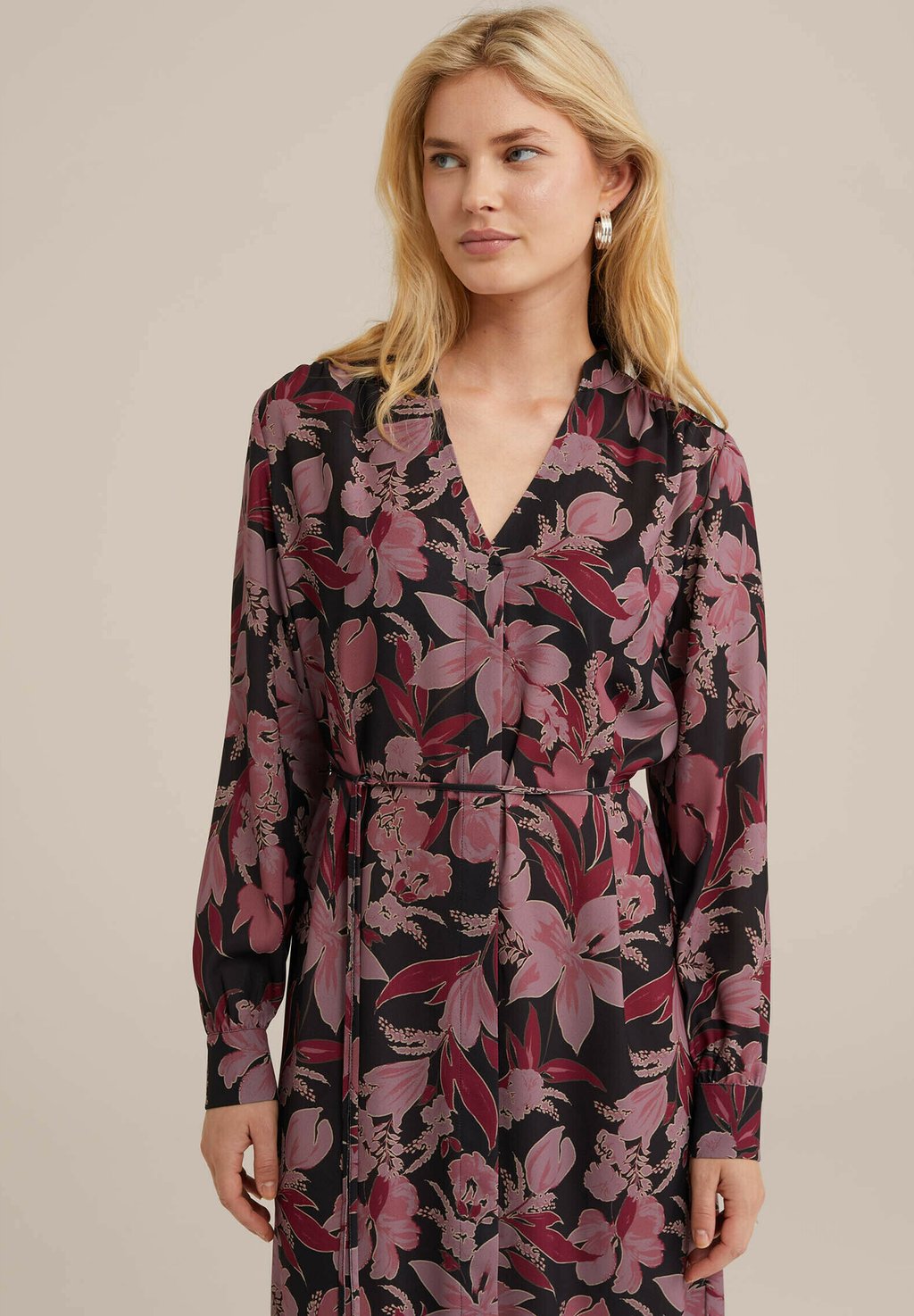 Повседневное платье WE Fashion, мультиколор
Повседневное платье WE Fashion, мультиколор