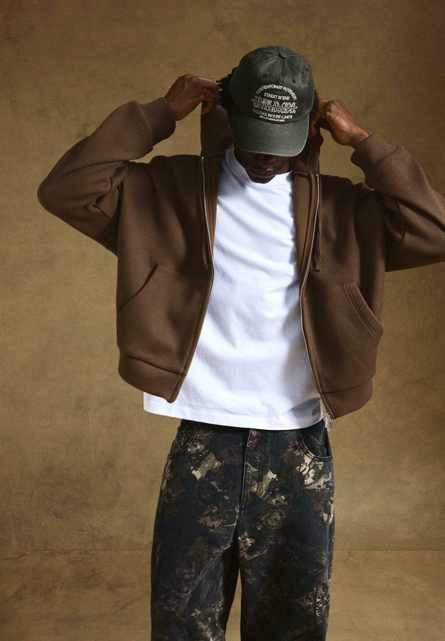 Толстовка Bershka WAFFLE, Dark Green
Толстовка Bershka WAFFLE, Dark Green