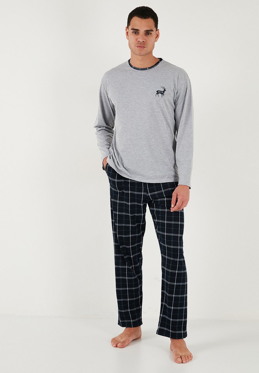 Пижамный комплект Buratti SET REGULAR FIT, Grey
Пижамный комплект Buratti SET REGULAR FIT, Grey