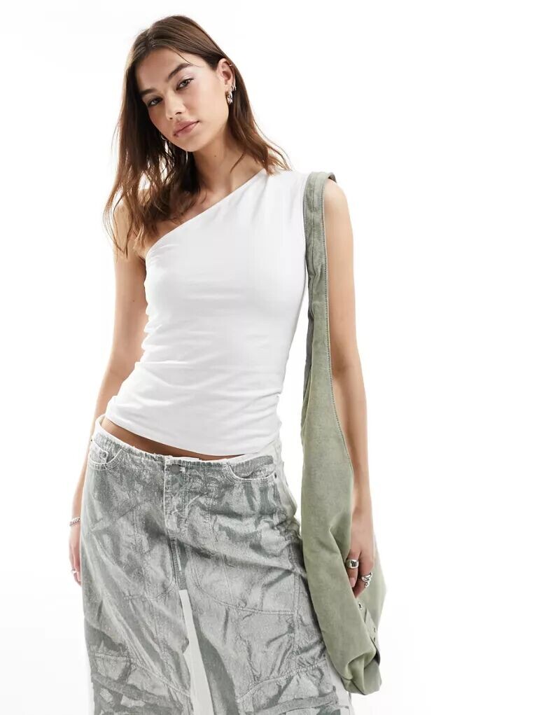 Белый топ на одно плечо Weekday Cindy, эксклюзивно для ASOS 
Белый топ на одно плечо Weekday Cindy, эксклюзивно для ASOS