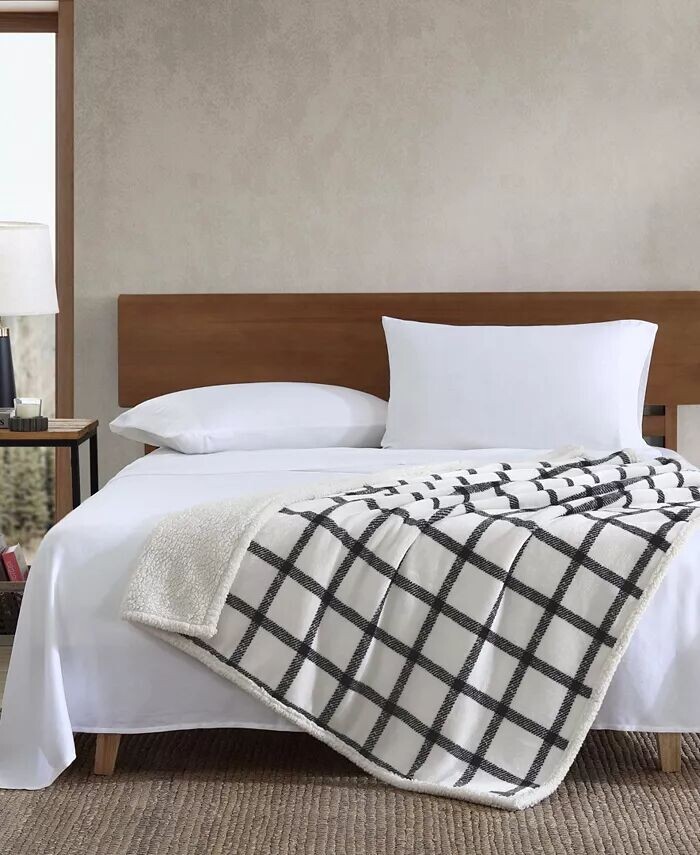 Двусторонний плед из ультрамягкого плюшевого флиса в клетку Bunkhouse Plaid Eddie Bauer, серый
Двусторонний плед из ультрамягкого плюшевого флиса в клетку Bunkhouse Plaid Eddie Bauer, серый