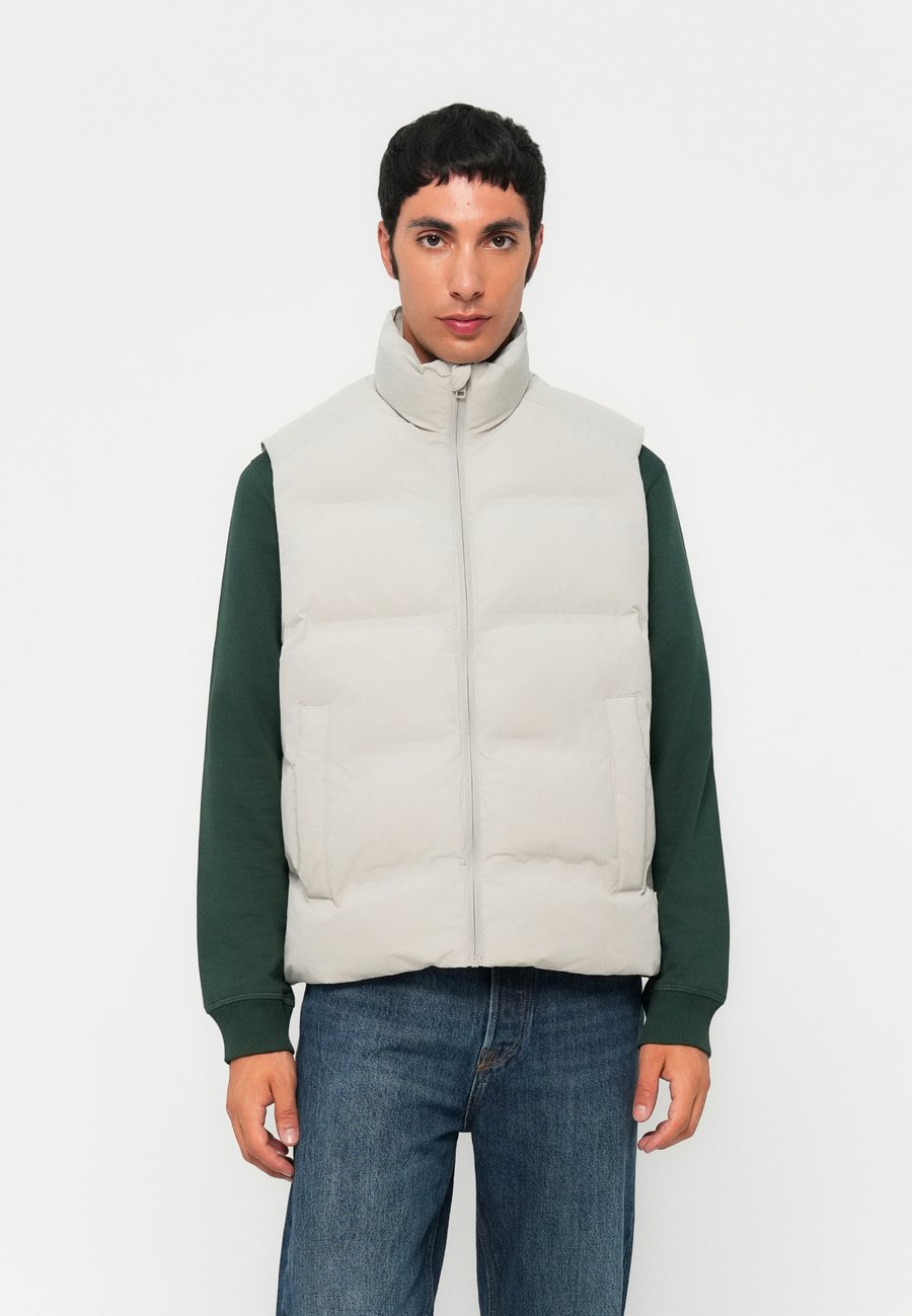 Куртка Jack & Jones JJESOHO BODYWARMER COLLAR, Dove/Light Grey
Куртка Jack & Jones JJESOHO BODYWARMER COLLAR, Dove/Light Grey