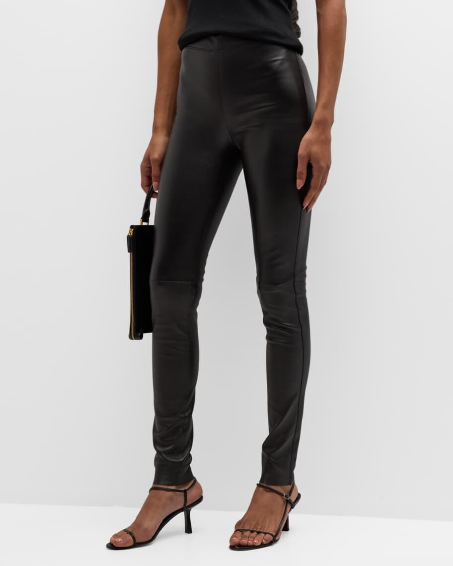 Эластичные кожаные леггинсы с высокой посадкой Joseph
Эластичные кожаные леггинсы с высокой посадкой Joseph