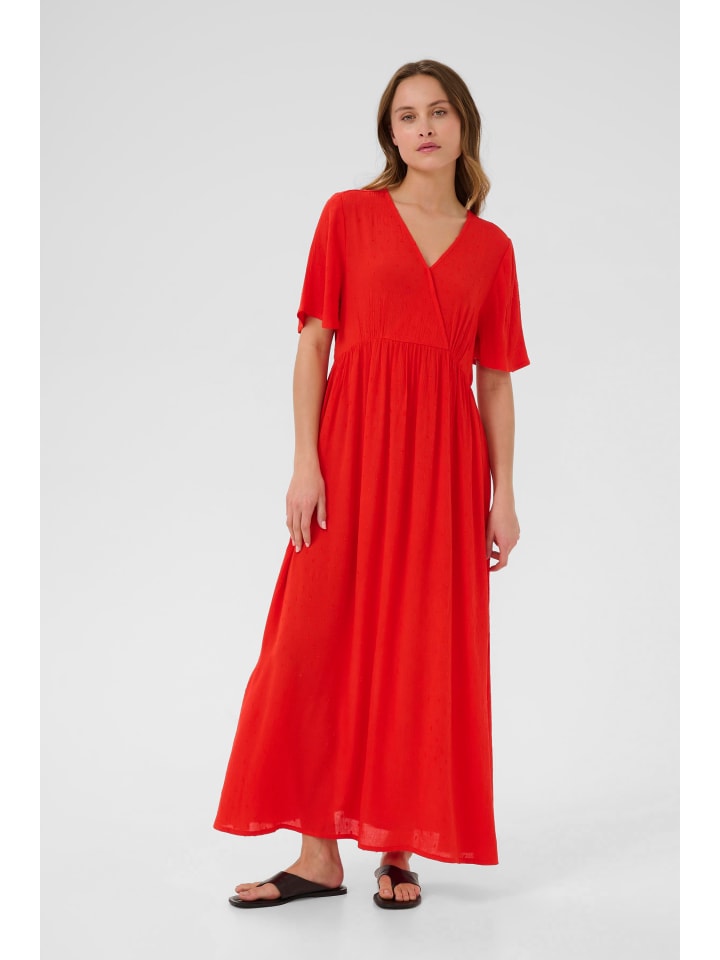 Платье до колена Kaffe
Платье до колена Kaffe