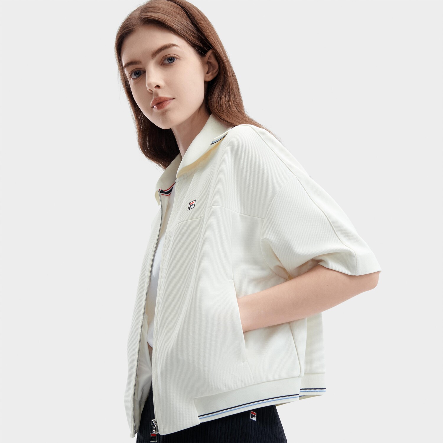 Трикотаж женский паровой белый Fila
Трикотаж женский паровой белый Fila