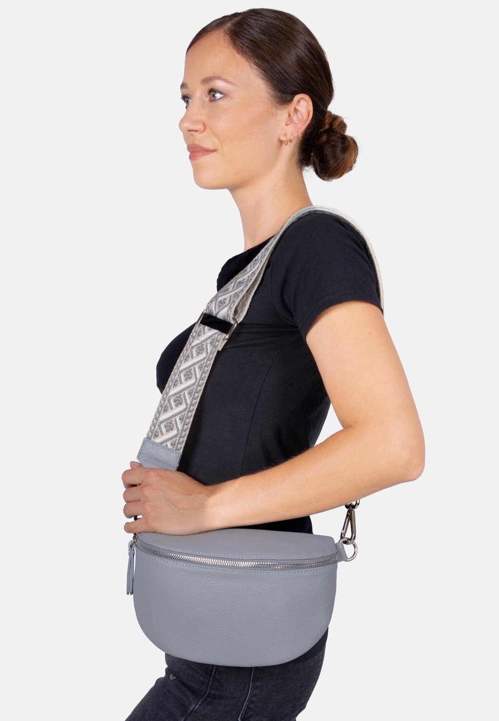 Сумка через плечо HELEN SIZE M Seasons Of April, цвет hellgrau
Сумка через плечо HELEN SIZE M Seasons Of April, цвет hellgrau