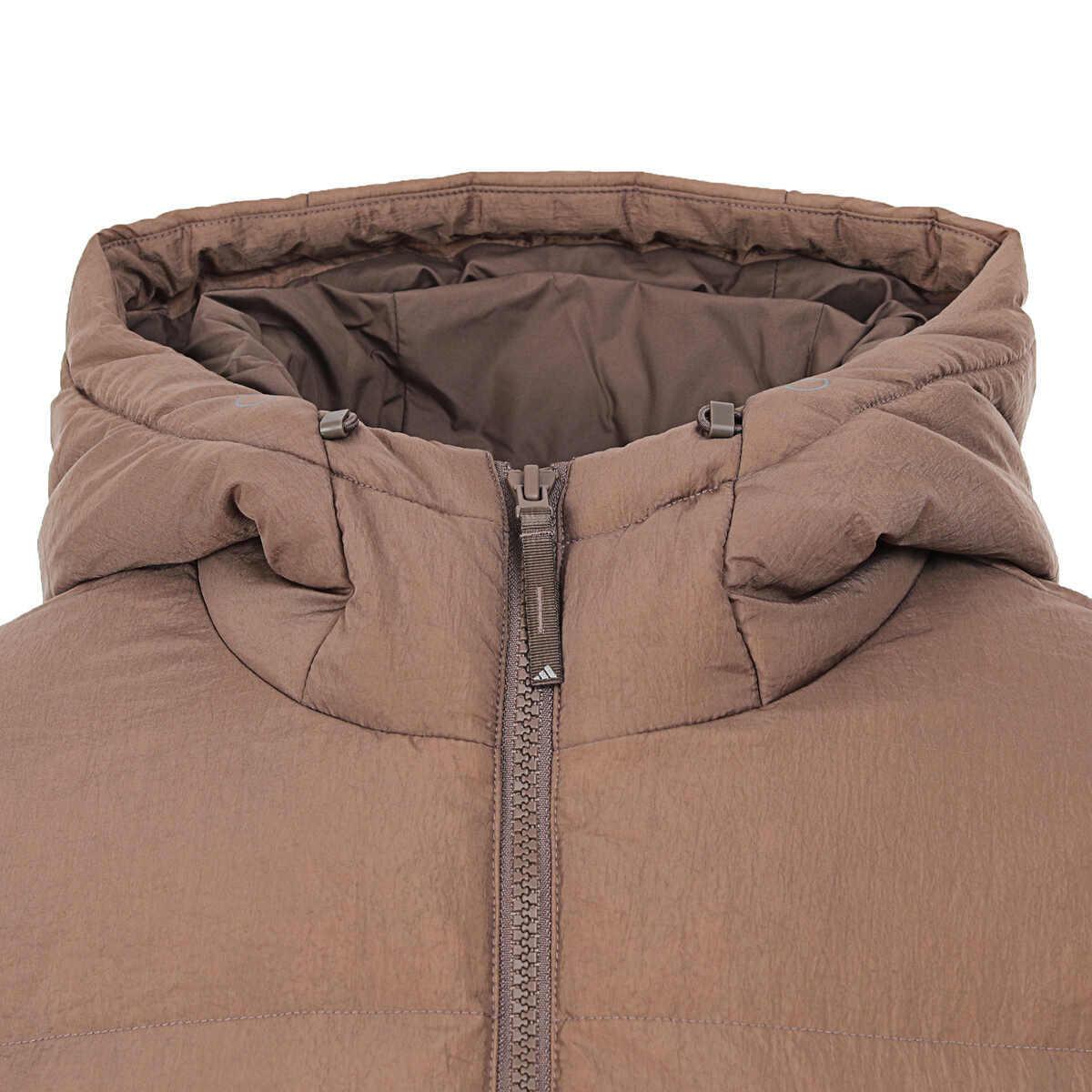 Пуховик унисекс коричневый с ожерельем Adidas
Пуховик унисекс коричневый с ожерельем Adidas