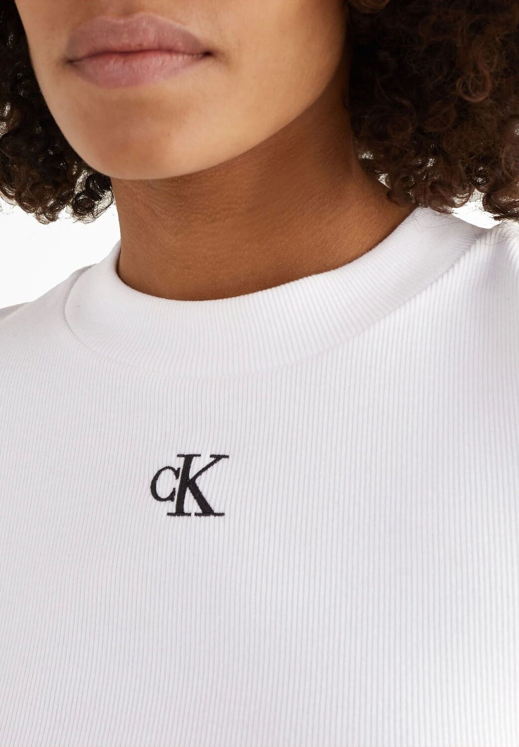 Футболка с логотипом женская Calvin Klein Jeans, цвет Bright White
Футболка с логотипом женская Calvin Klein Jeans, цвет Bright White