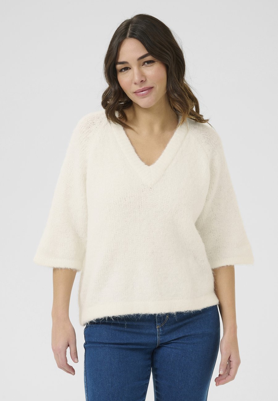 Футболка Kaffe KAEMILIE V-NECK, Chalk/Off-White, Белый, Футболка Kaffe KAEMILIE V-NECK, Chalk/Off-White
Футболка Kaffe KAEMILIE V-NECK, Chalk/Off-White, Белый, Футболка Kaffe KAEMILIE V-NECK, Chalk/Off-White