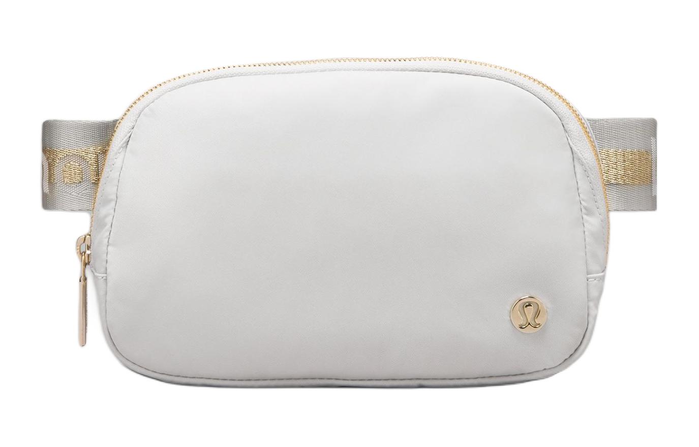 Lululemon Нейлоновый поясной рюкзак унисекс серый пар золото белый, Steam & Gold & White
Lululemon Нейлоновый поясной рюкзак унисекс серый пар золото белый, Steam & Gold & White