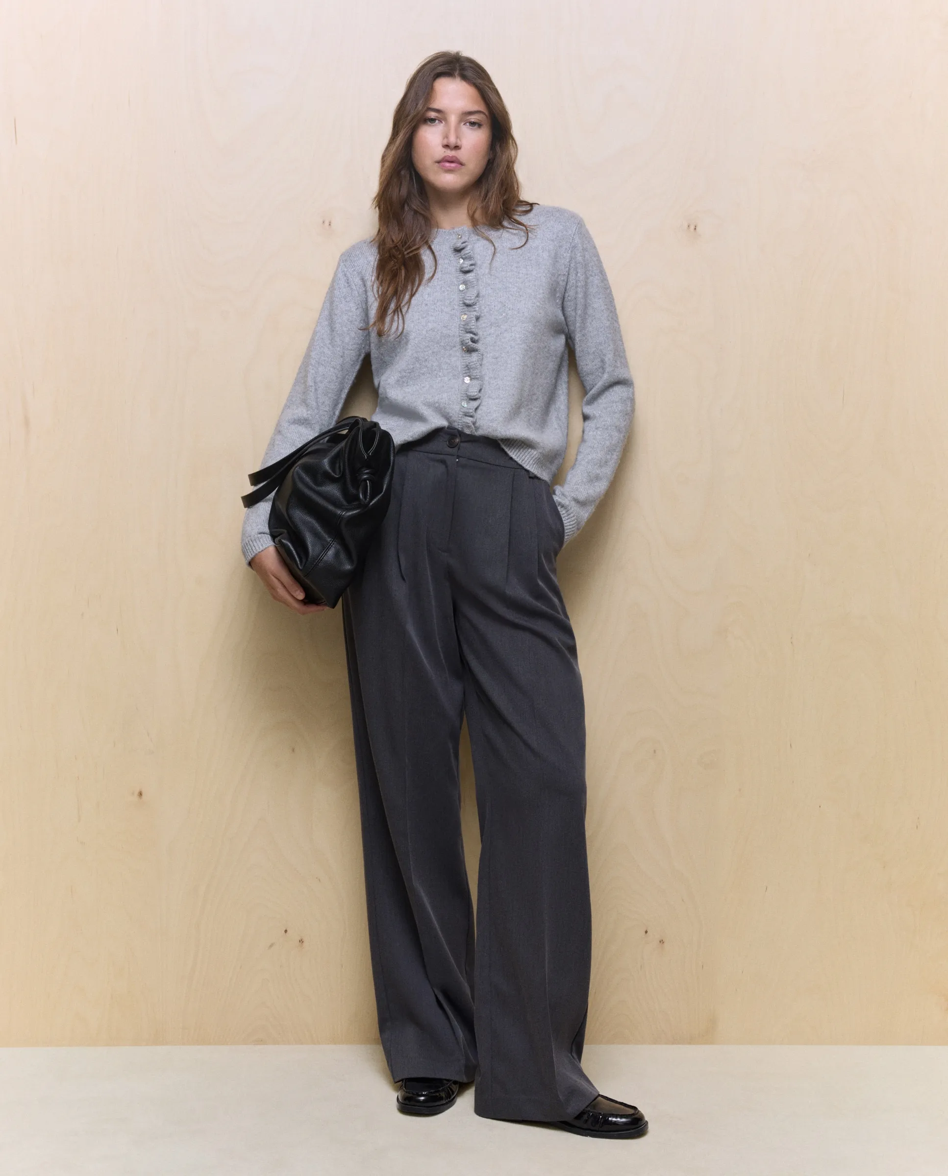 Женский однотонный вязаный жакет Easy Wear, светло-серый
Женский однотонный вязаный жакет Easy Wear, светло-серый