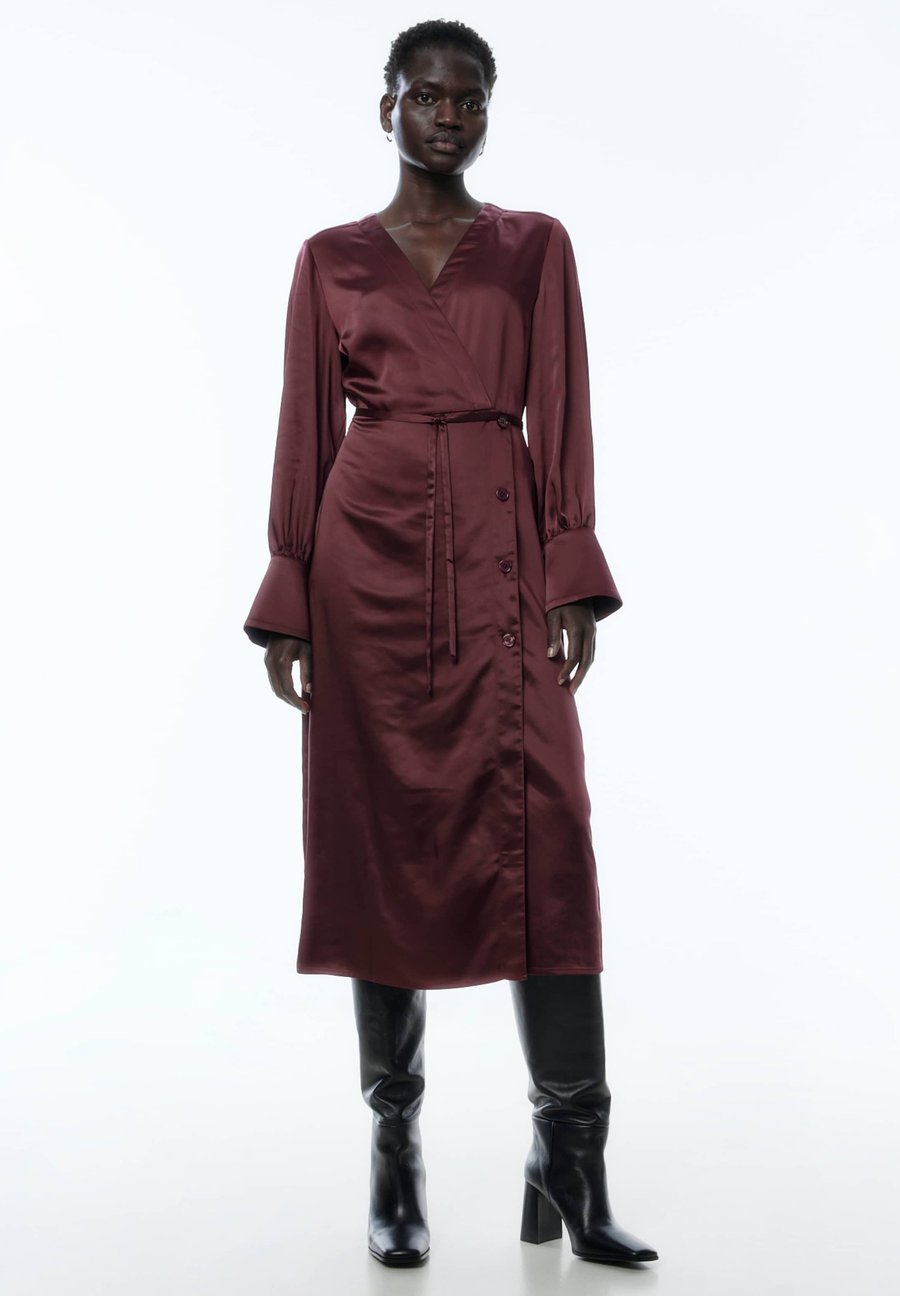 Платье EDITED ETIENNE, Burgunder/Bordeaux
Платье EDITED ETIENNE, Burgunder/Bordeaux