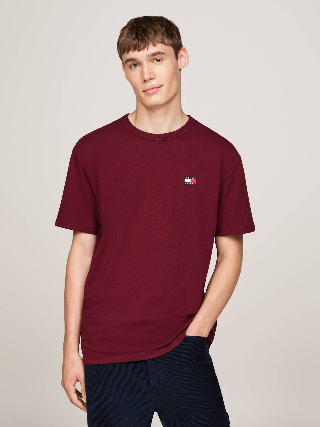 Футболка Tommy Jeans Regular Fit, бордо
Футболка Tommy Jeans Regular Fit, бордо