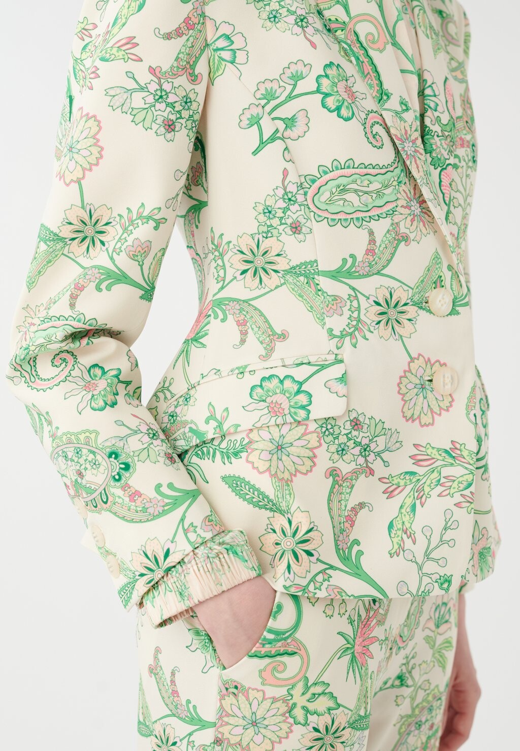 Блейзер ZINSADEA Dea Kudibal, зеленый
Блейзер ZINSADEA Dea Kudibal, зеленый