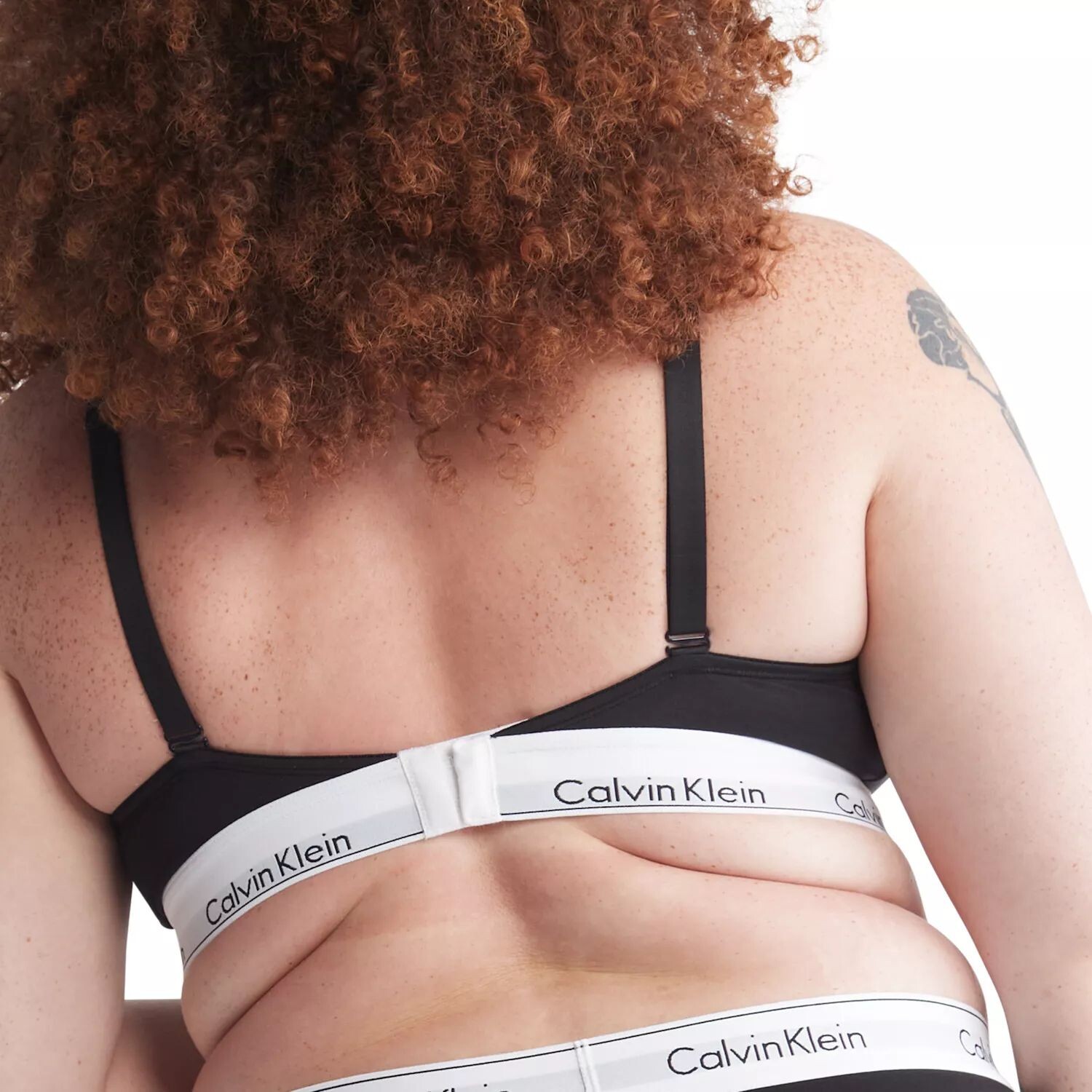 Плюс размер Calvin Klein Modern Хлопковый бюстгальтер с треугольными чашками на легкой подкладке QF7062 Calvin Klein
Плюс размер Calvin Klein Modern Хлопковый бюстгальтер с треугольными чашками на легкой подкладке QF7062 Calvin Klein