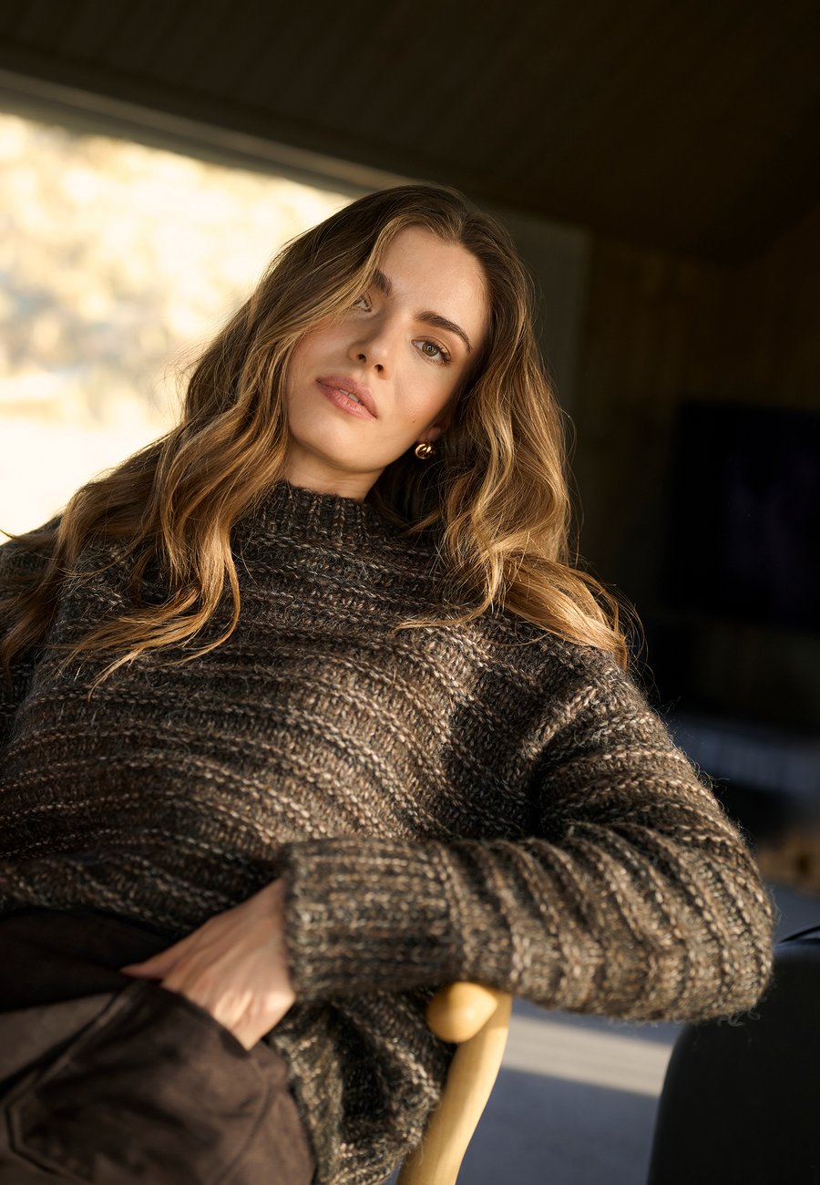 Джемпер Kaffe KAMARENA PULLOVER, Black Coffee Melange/Brown
Джемпер Kaffe KAMARENA PULLOVER, Black Coffee Melange/Brown