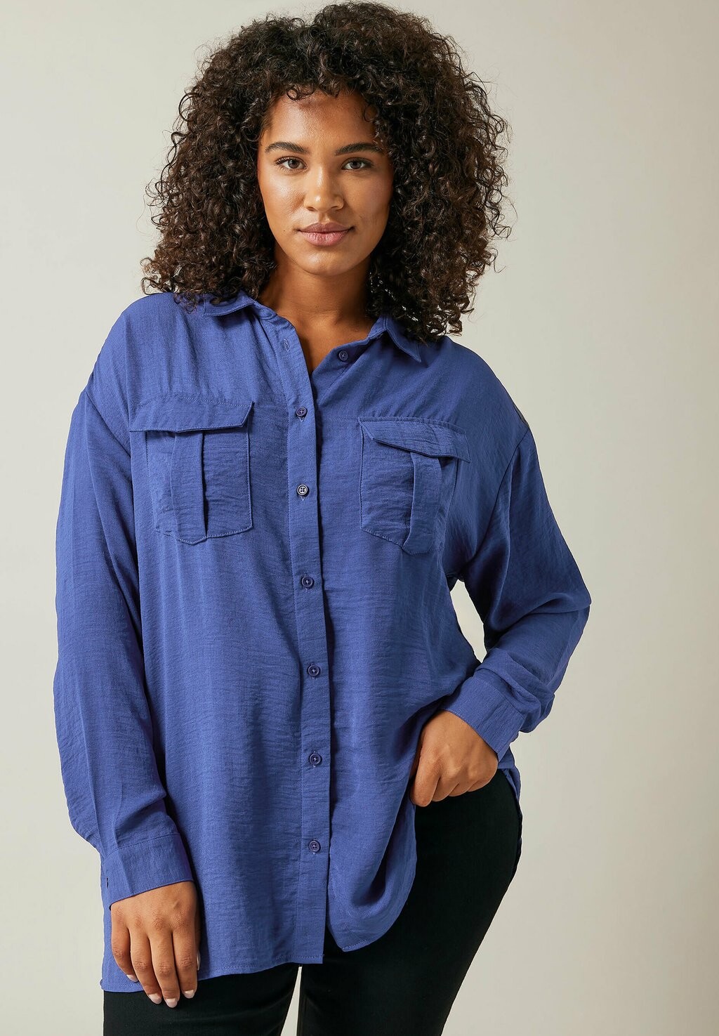 Блузка на пуговицах UTILITY Evans, синий
Блузка на пуговицах UTILITY Evans, синий