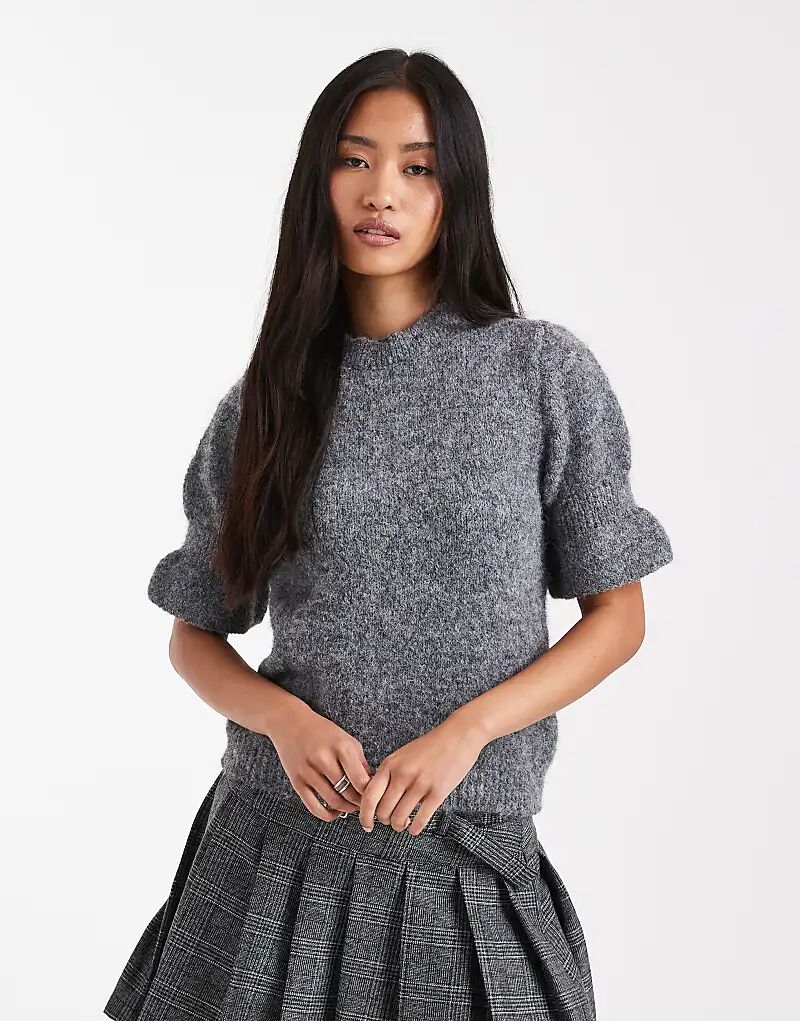 Трикотажный топ ASOS DESIGN с короткими рукавами и оборками на манжетах, антрацитовый цвет
Трикотажный топ ASOS DESIGN с короткими рукавами и оборками на манжетах, антрацитовый цвет