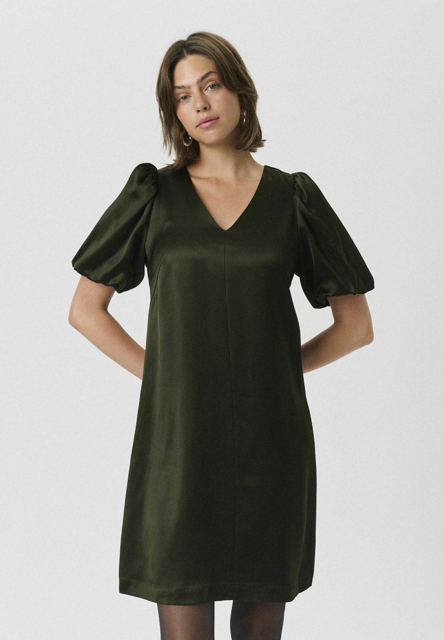 Платье Part Two ULVAPW DR, Rosin/Dark Green
Платье Part Two ULVAPW DR, Rosin/Dark Green