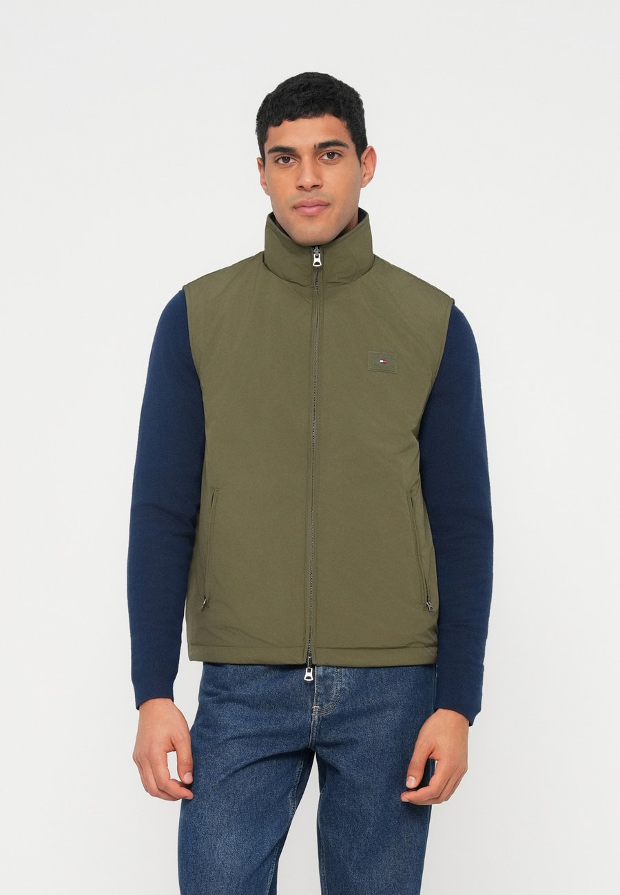 Куртка Tommy Hilfiger REVERSIBLE, Army Green/Olive
Куртка Tommy Hilfiger REVERSIBLE, Army Green/Olive