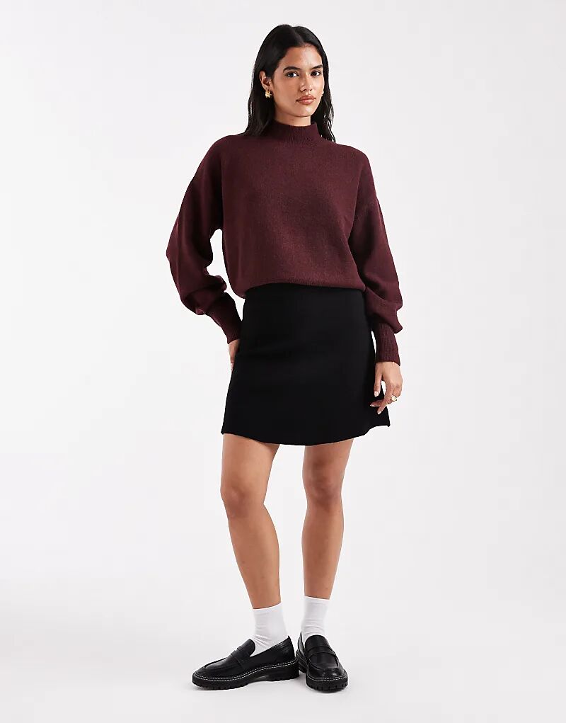 Трикотажная мини-юбка Vero Moda черного цвета с лифом
Трикотажная мини-юбка Vero Moda черного цвета с лифом