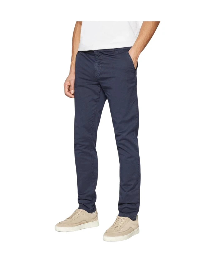 Зауженные брюки-чинос из смесовой хлопковой ткани. Lyle & Scott, синий
Зауженные брюки-чинос из смесовой хлопковой ткани. Lyle & Scott, синий